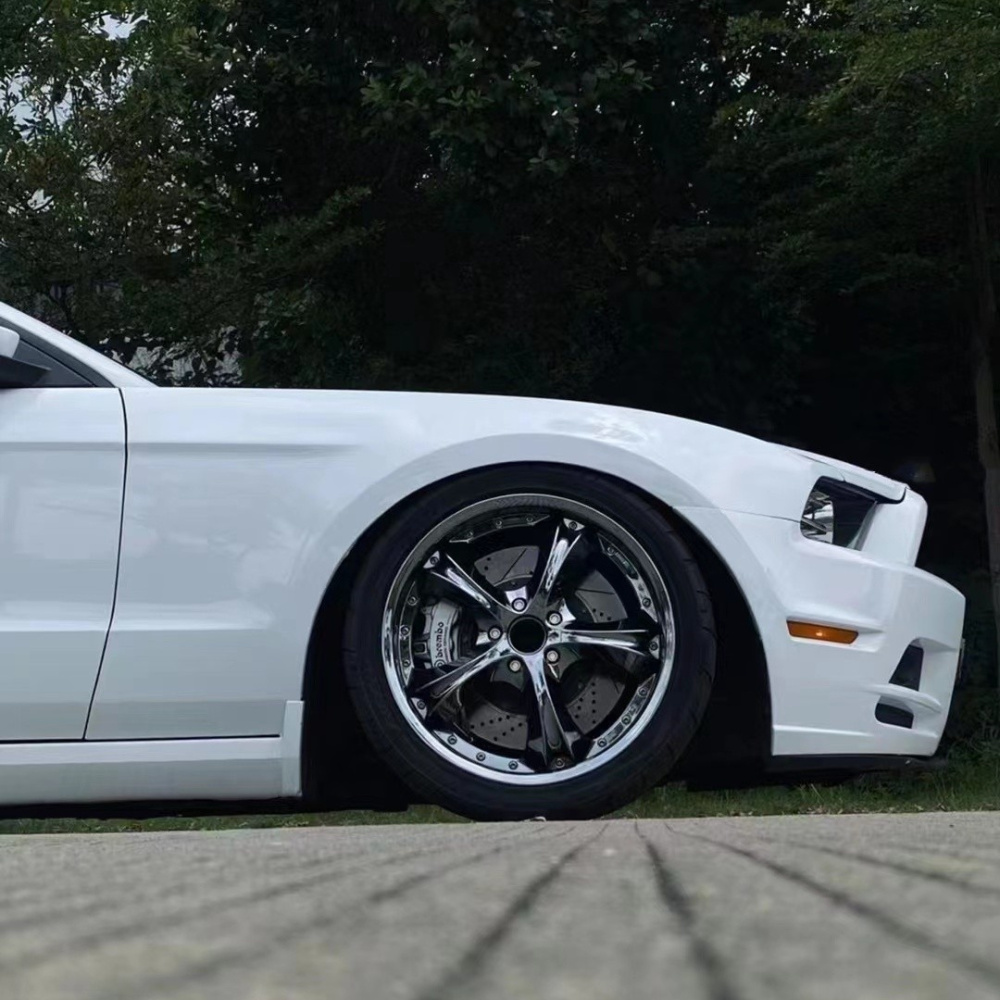 Ravoony Plus Gloss White Car Wrap