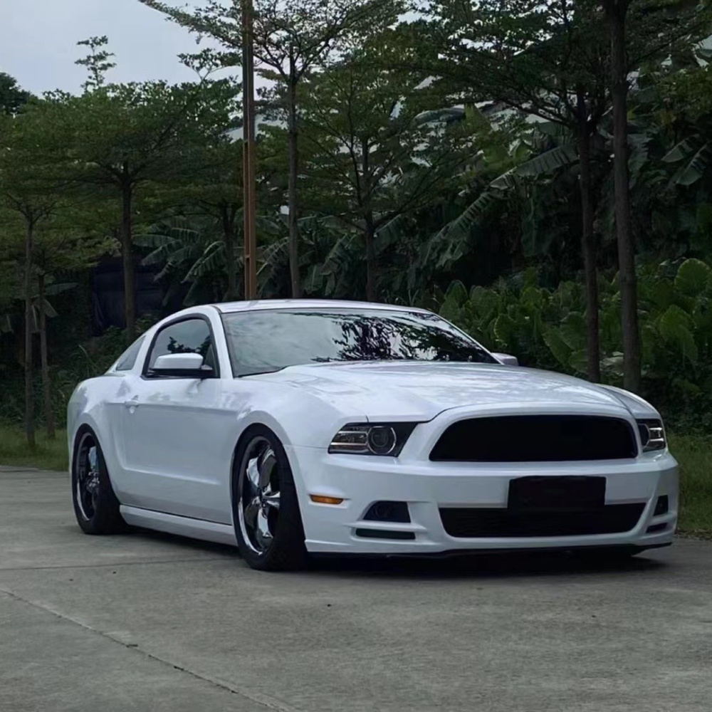 Ravoony Plus Gloss White Car Wrap