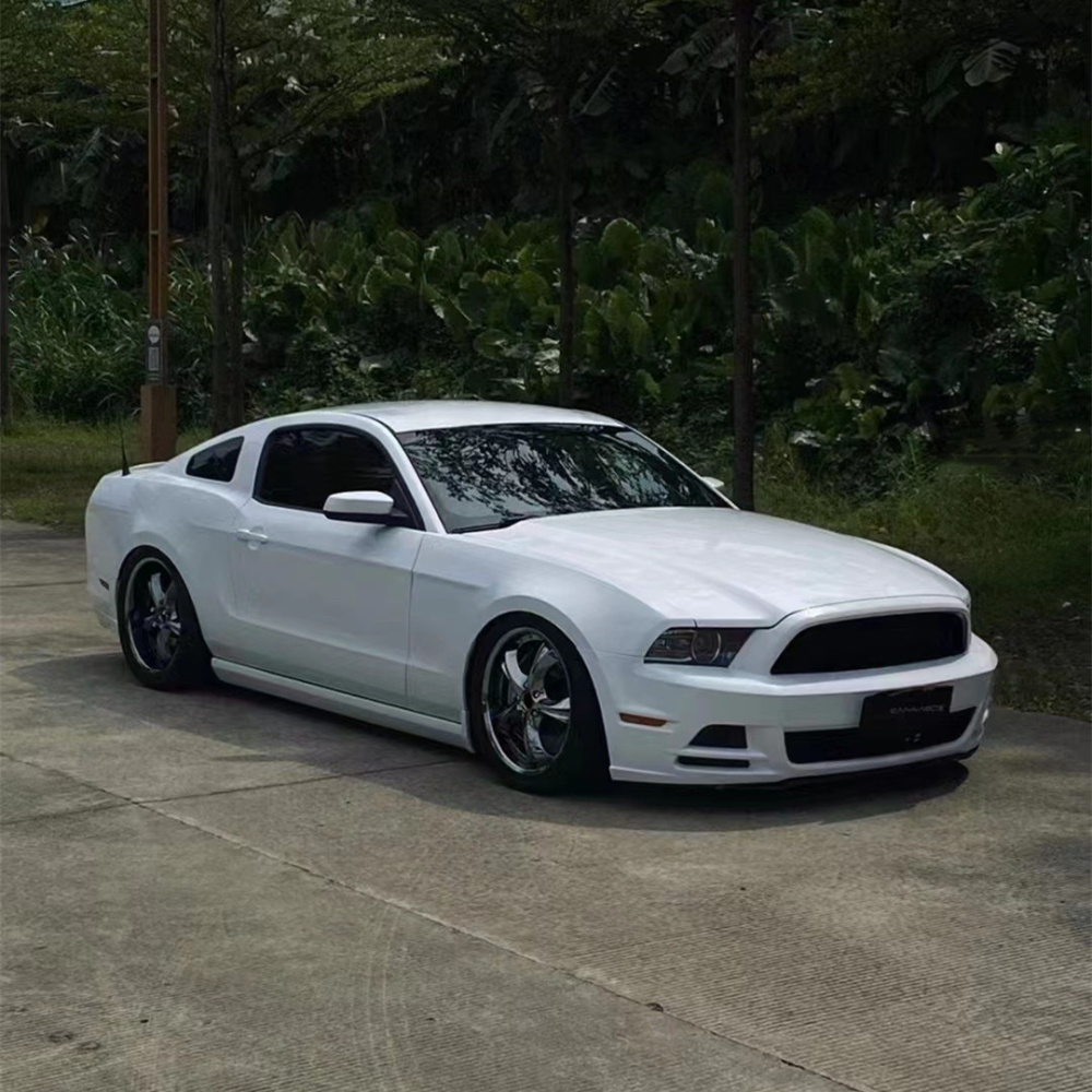 Ravoony Plus Gloss White Car Wrap