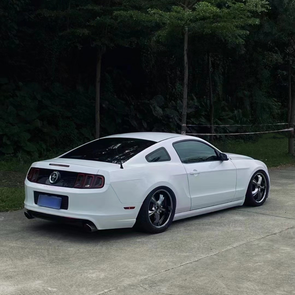 Ravoony Plus Gloss White Car Wrap