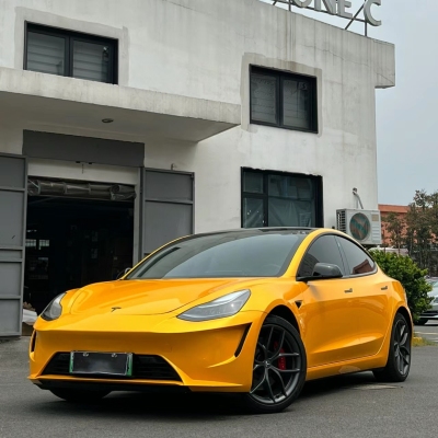 Ravoony Basic Glossy Metallic Yellow Car Wrap 02