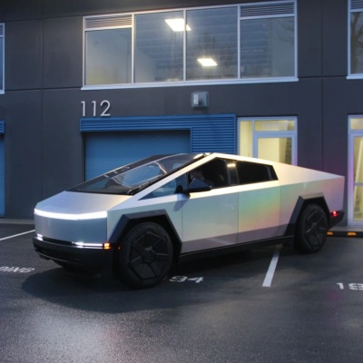 Ravoony Plus Ultra Gloss Iridescent Laser Silver Car Wrap 01