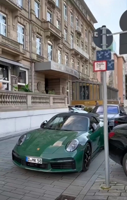 Ravoony Plus Glossy Forest Green Car Wrap review Joselin Ch. Garcia