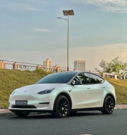 Ravoony Plus Matte Aurora White Car Vinyl Wrap review Lateak Hunt 01