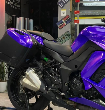 Ravoony Plus Glossy Explosion Purple Car Vinyl Wrap review Joe Davis 02