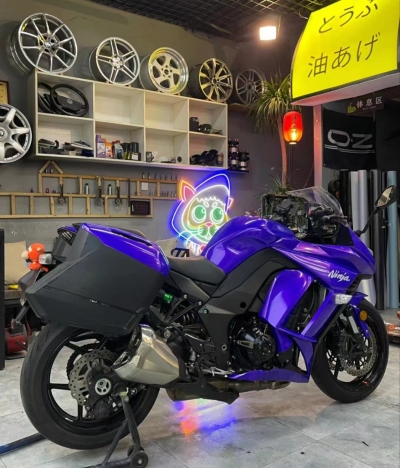 Ravoony Plus Glossy Explosion Purple Car Vinyl Wrap review Joe Davis 01