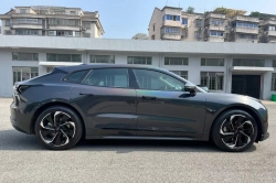 Ravoony Plus Glossy Laser Black Car Vinyl Wrap review Manny Rios 01