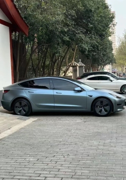   Ravoony Plus Ultra-Matte Blue Grey Car Wrap review Marcel Kosiol 01