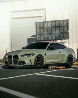 Ravoony Plus Gloss Khaki Green Car Vinyl Wrap review Karel Roubicek 02