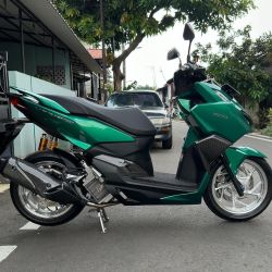Ravoony Plus PET Gloss Paint Metallic Isle Of Man Green Car Vinyl Wrap review Khaim McFadden 02