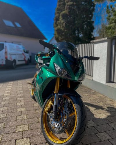 Ravoony Plus PET Gloss Paint Metallic Isle Of Man Green Car Vinyl Wrap review Manik Manik