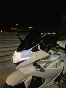 Ravoony Plus Glossy White to Blue Car Vinyl Wrap review Chasa 02